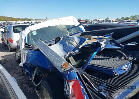 1997 Chevrolet C1500 Fleetside z USA, uszkodzony, nr VIN 2GCEC19W8V1134339